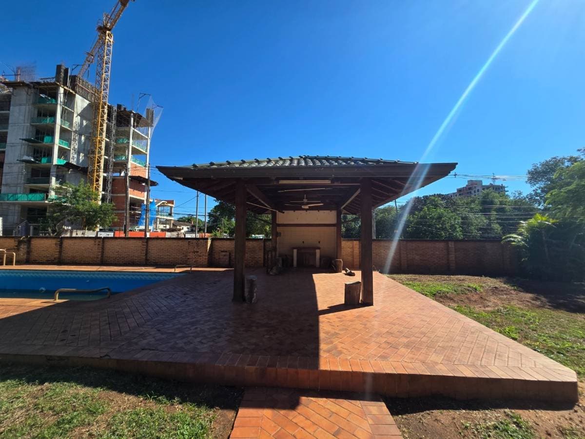 CASA PREMIUM EN ESQUINA 1.213 m2 a minutos del Shopping Pinedo, foto 5