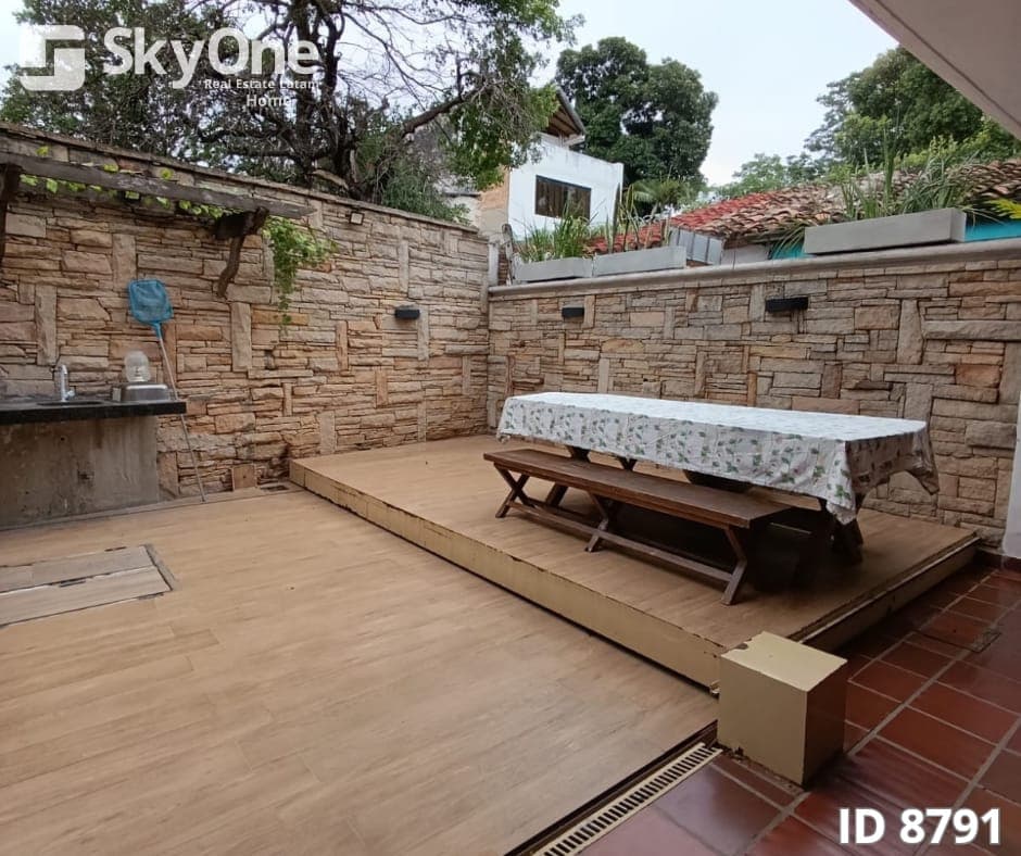 Hermosa casa en venta barrio Las Mercedes, foto 2