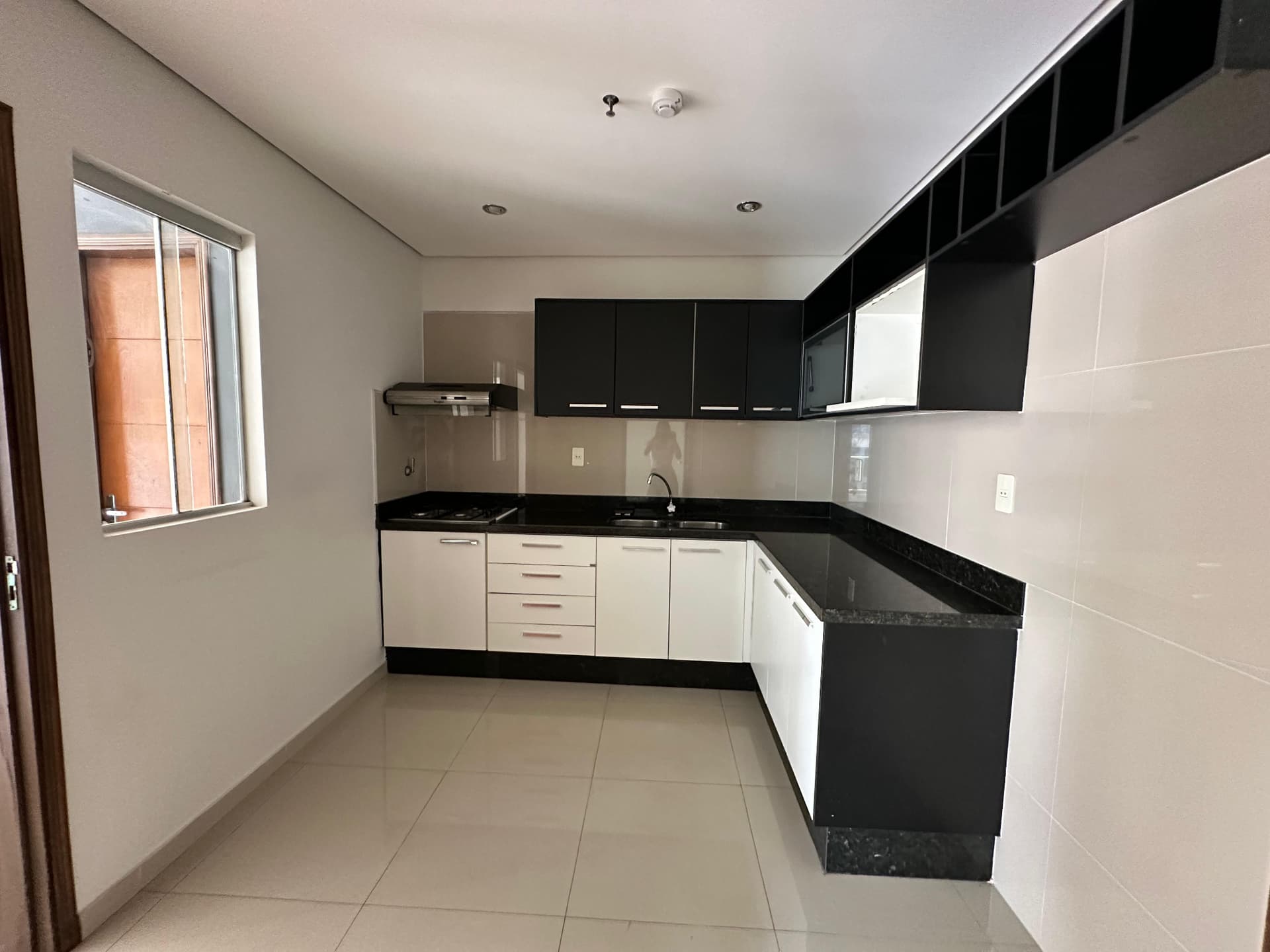 amplio departamento de 3 habitaciones en Ykua Sati, foto 2