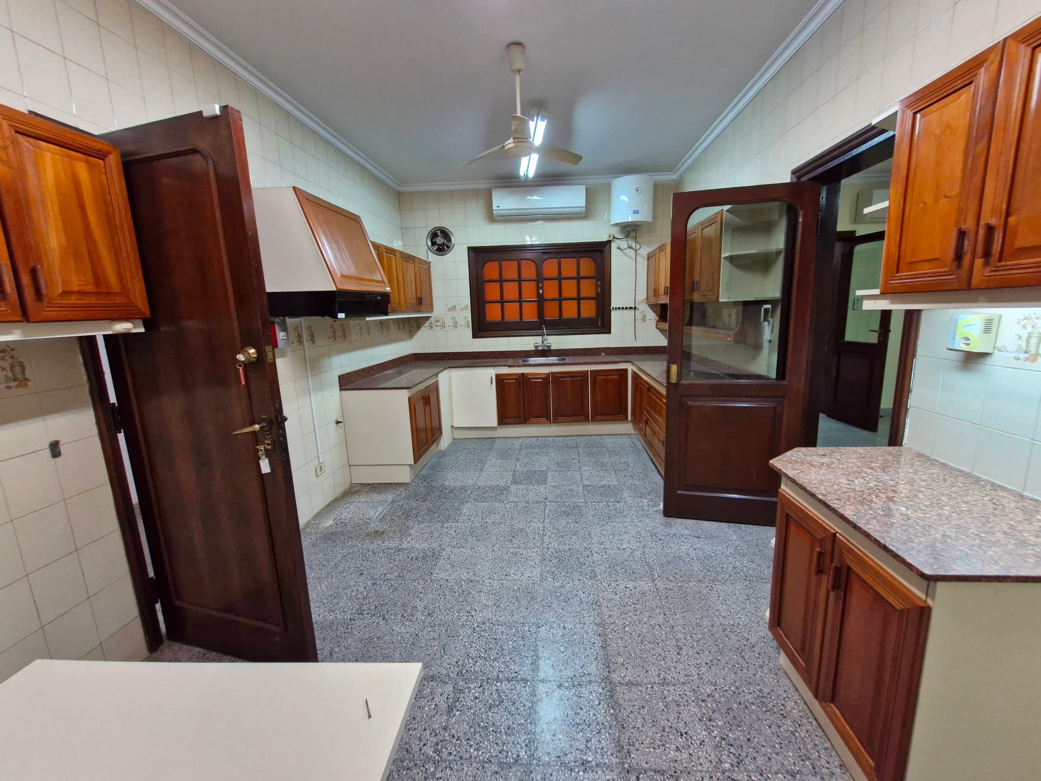 Importante Residencia De 4 Dormitorios En El Barrio Seminario — foto 5