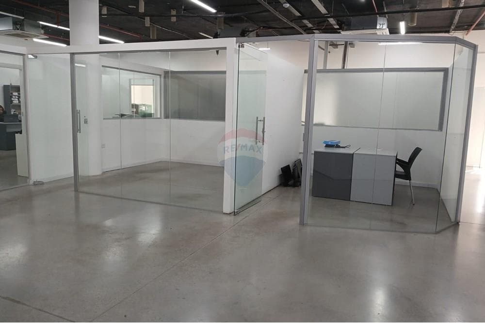 Oficina - Alquiler - Paraguay Asunción Pettirossi, foto 2