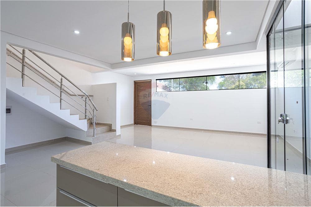 Duplex a estrenar en 4to barrio Luque, foto 5