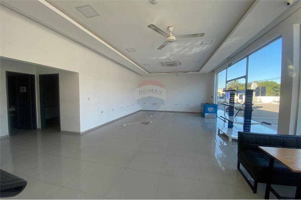 Salon comercial en estación de servicios, foto 4