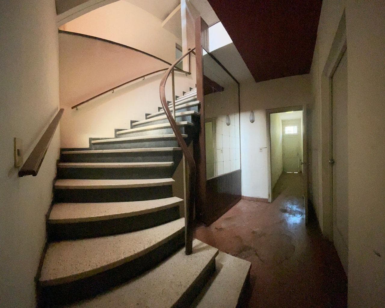 Casa en centro de Asunción, 3 pisos uso mixto