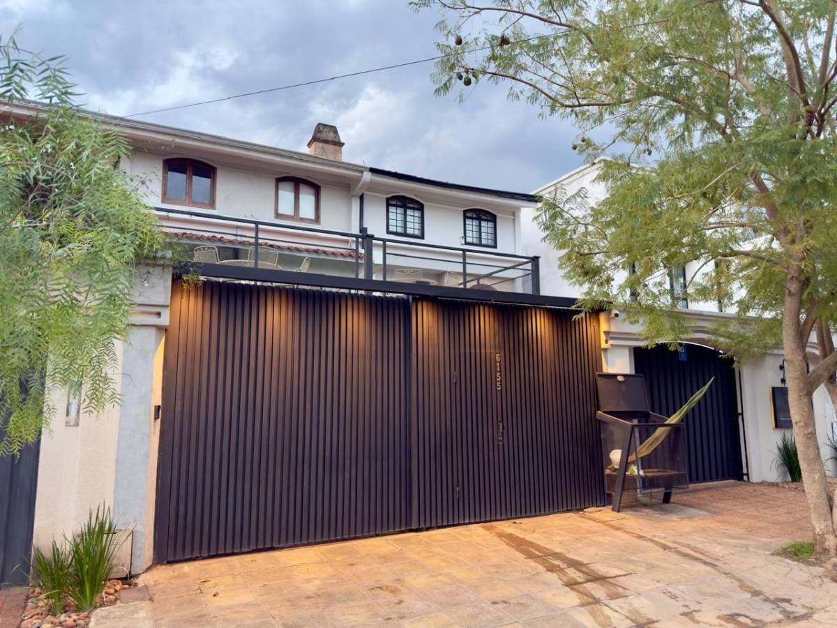 En venta casa duplex en barrio mcal. Estigarribia