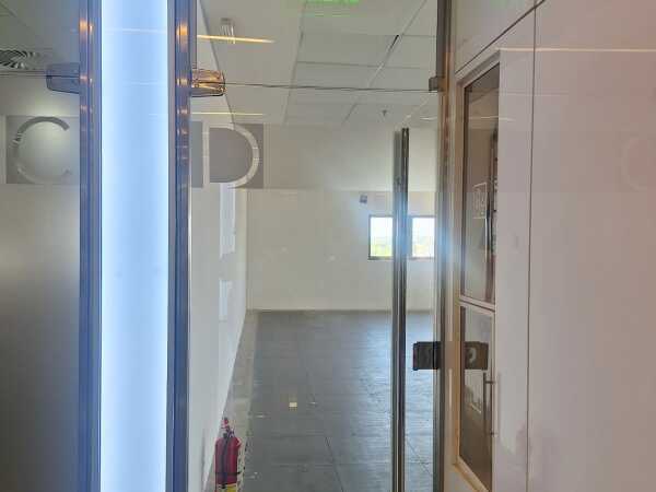 En alquiler hermosa oficina en torre las americas, foto 4