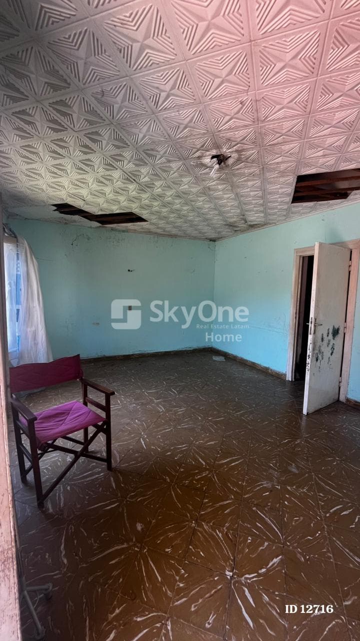 De terreno con casa a demoler, foto 2