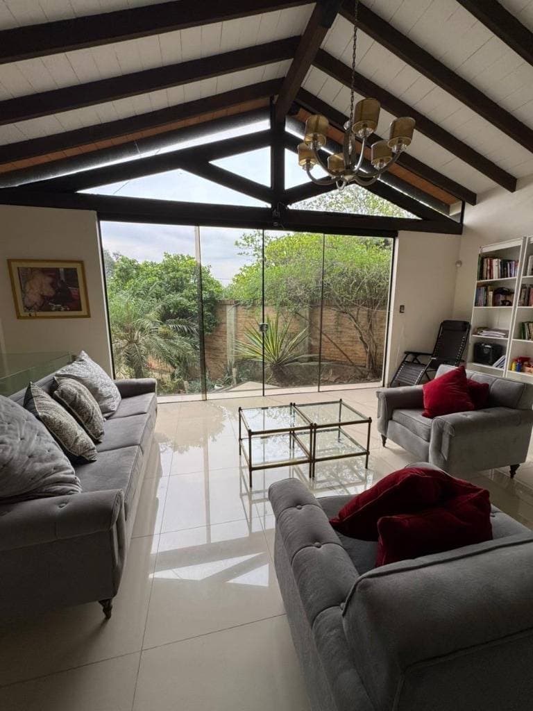 Casa de 3 dormitorios barrio kennedy de Lambaré, foto 2