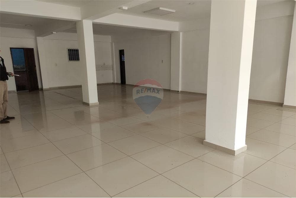 Local Comercial - Alquiler - Encarnación, Paraguay — foto 2