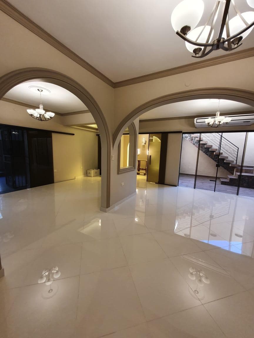 Imponente Residencia en Barrio Obrero de Asunción — foto 3