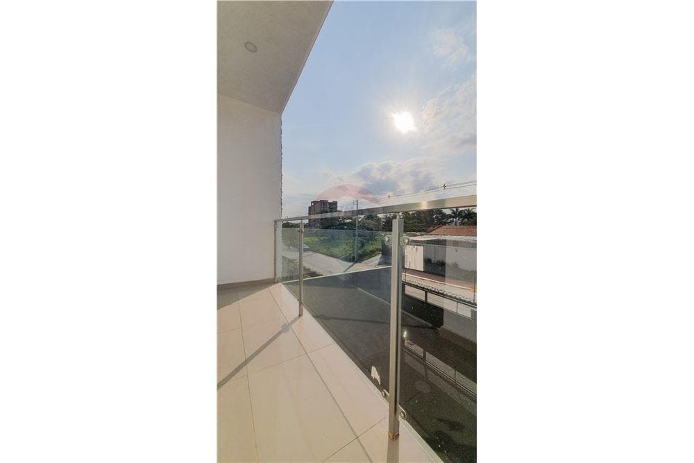 Duplex a estrenar en lambare zona yacht, foto 3