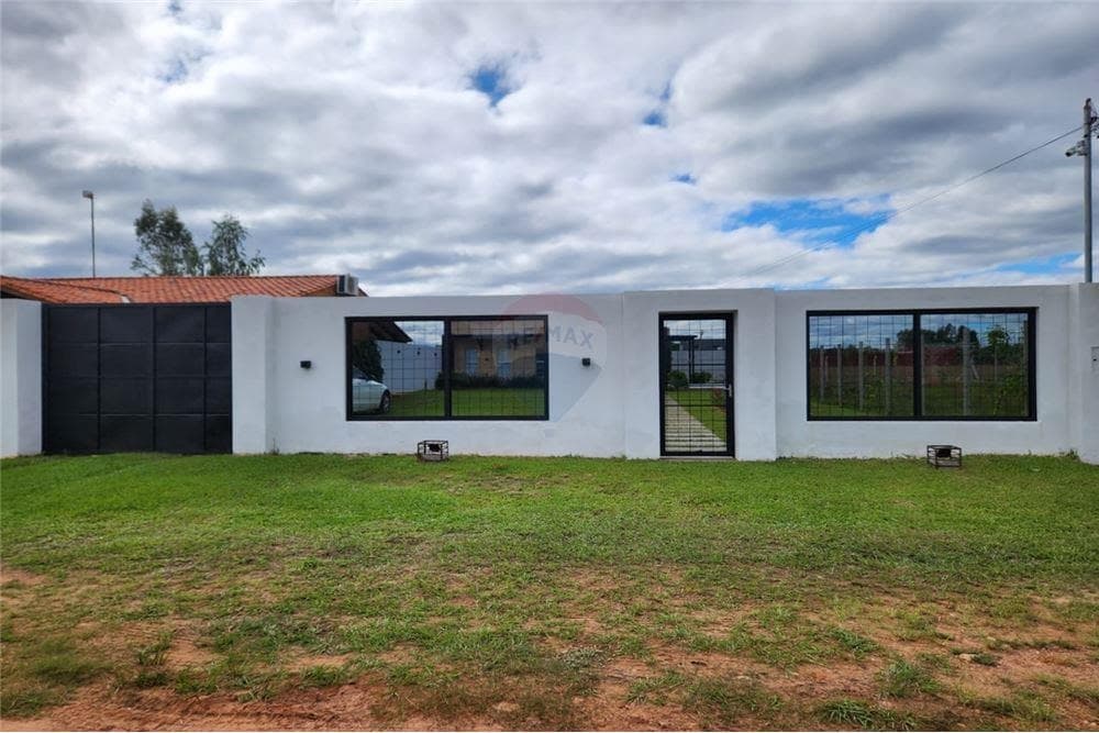 Vendo casa a estrenar en San Bernardino en puerta del lago