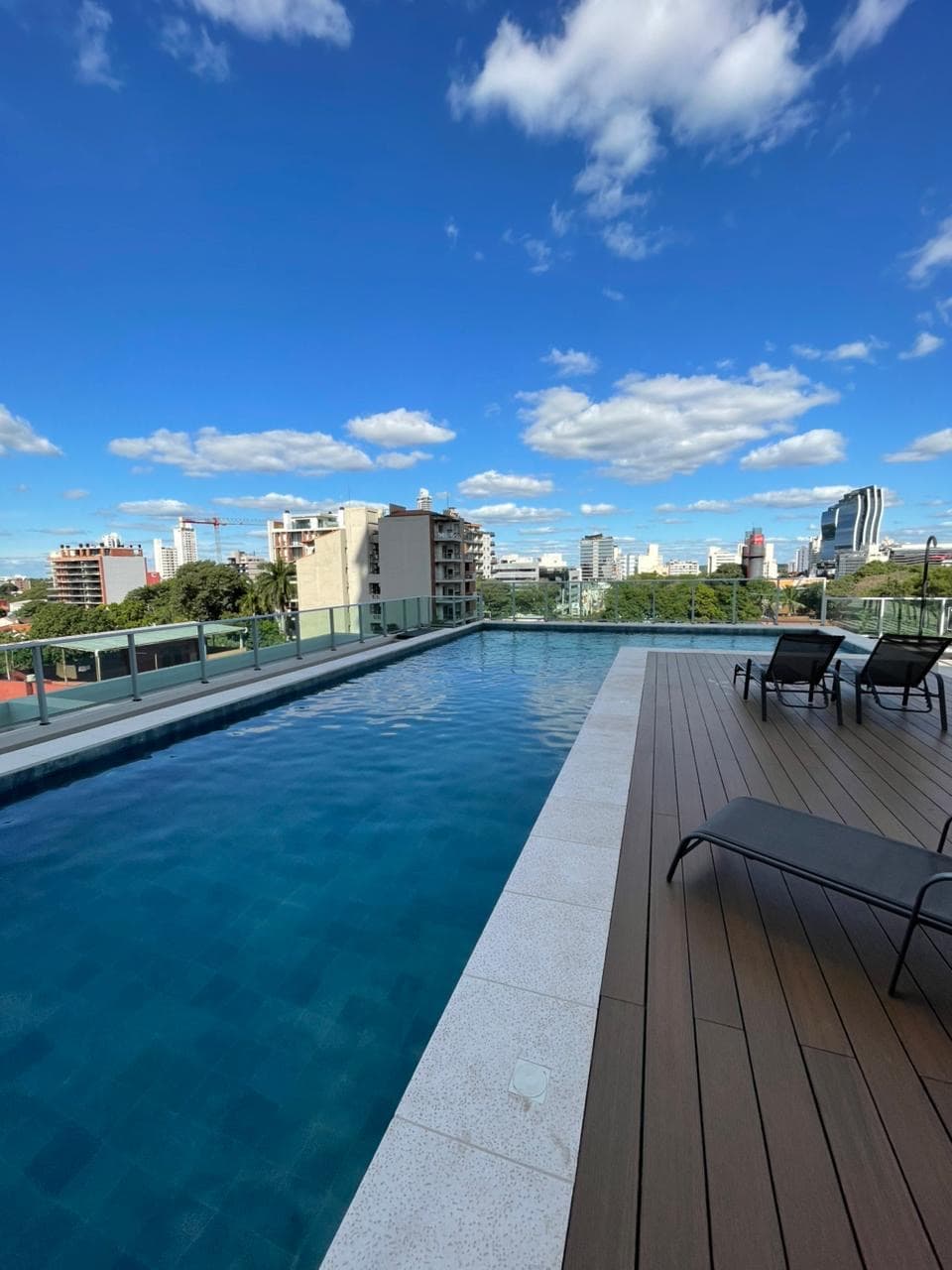 A metros del shopping del sol, en venta departamento de 1 dorm. Amoblado