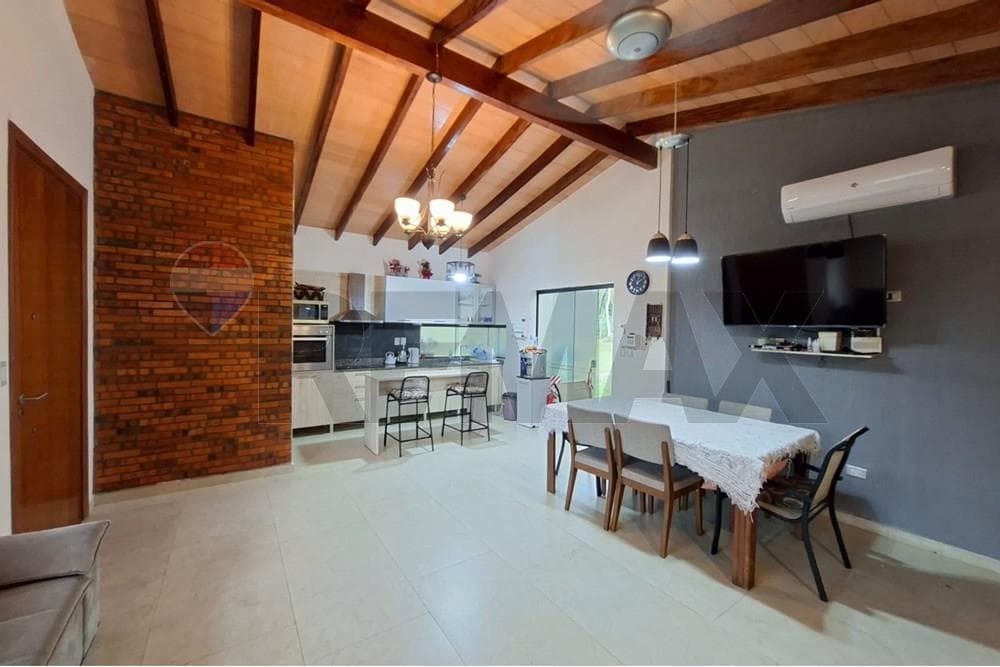 Casa - Alquiler - San Bernardino, Paraguay — foto 5