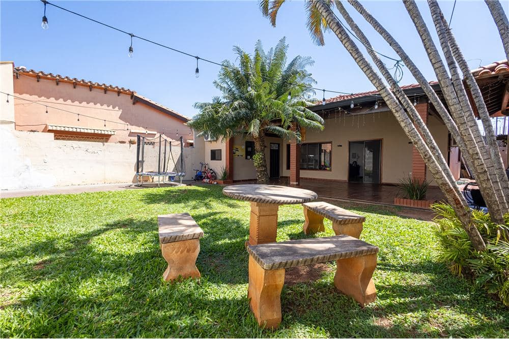 Casa con local comercial en esquina /Villa Ofelia, foto 4
