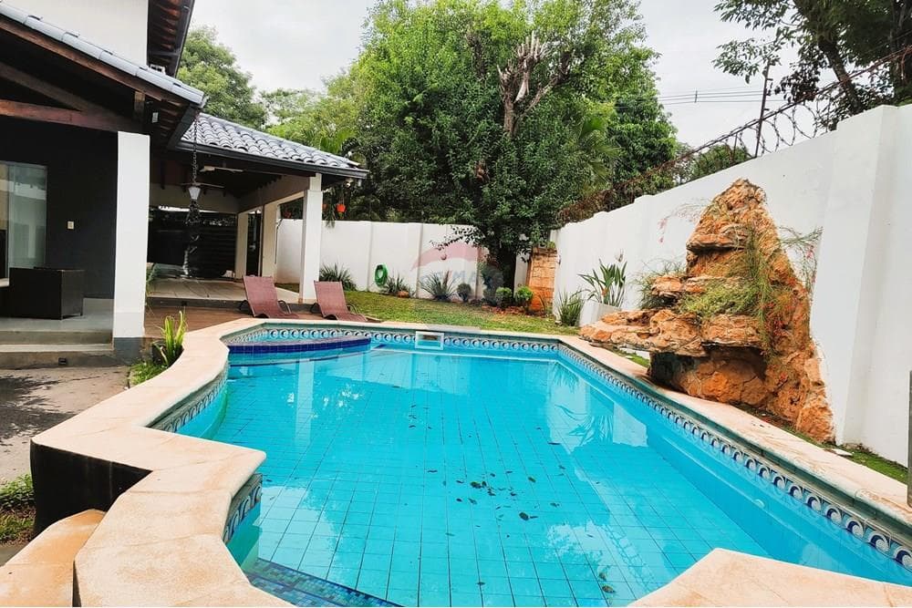 Casa con Piscina en Lambaré - Zona Super 6, foto 3
