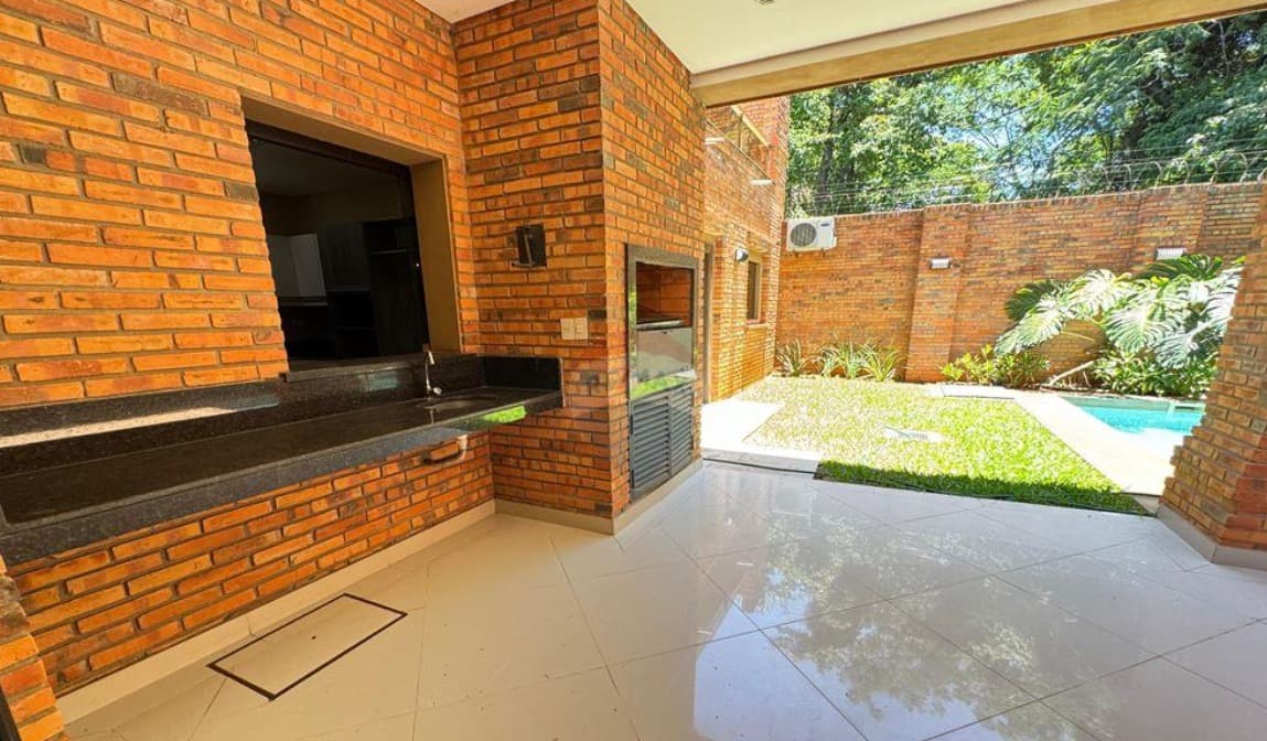 Residencia en Barrio Cerrado Laguna Grande San Lorenzo