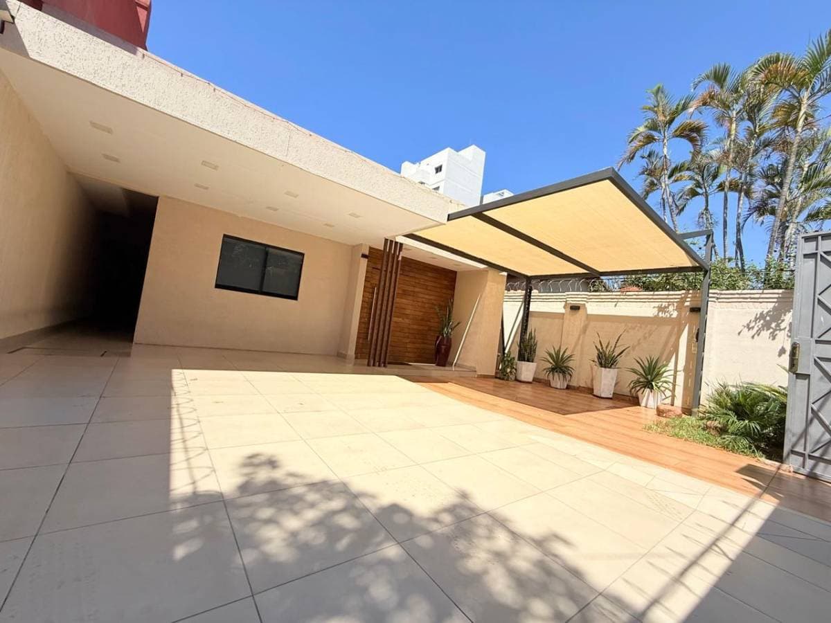En venta residencia de 4 habitaciones, foto 3