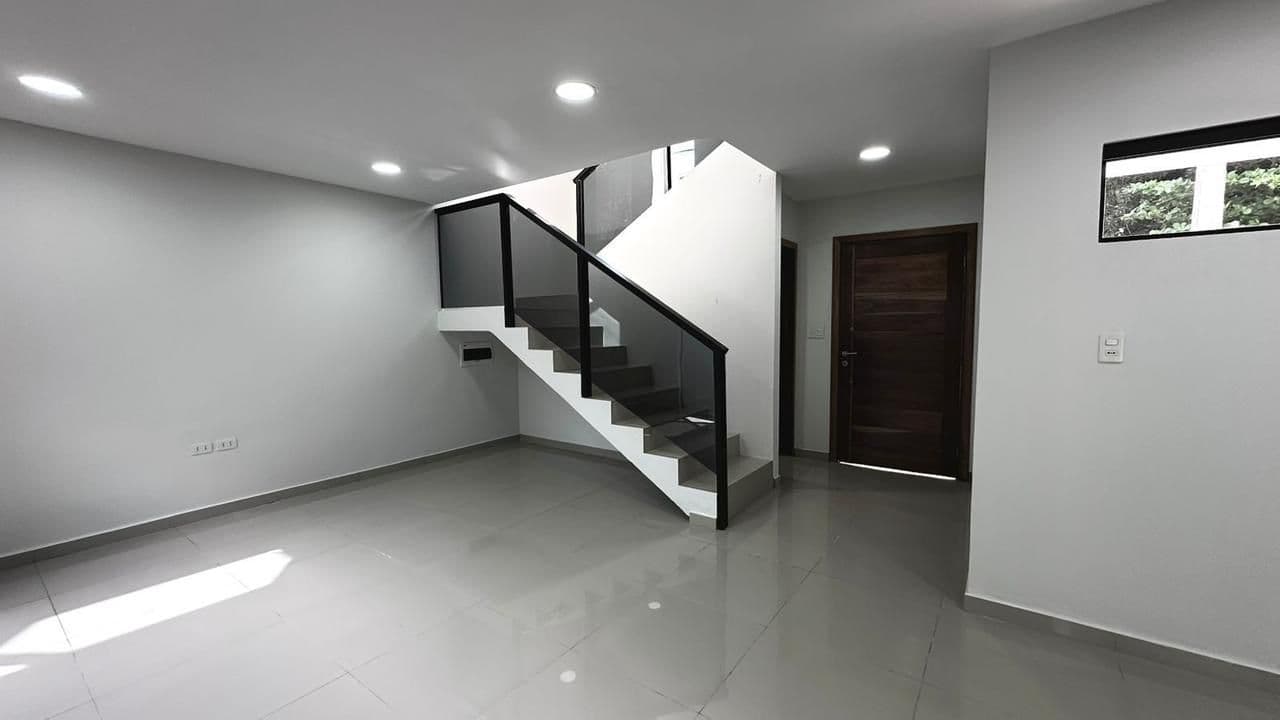 VENDO- Dúplex Moderno y Confortable en San Isidro – Lambaré
