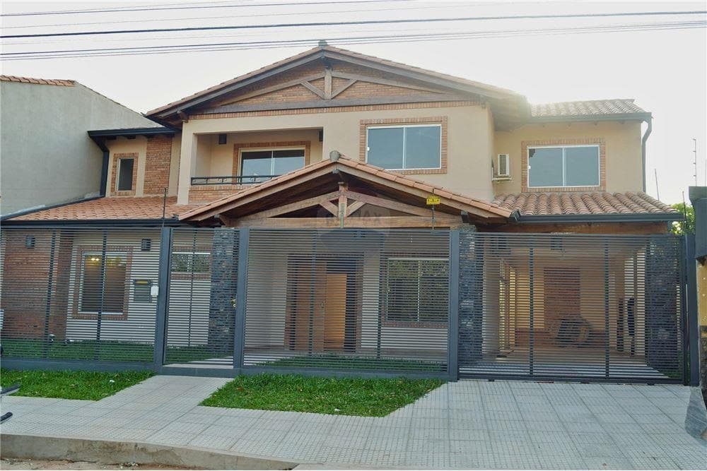 Alquilo casa en mbocayaty a pasos de primer presidente