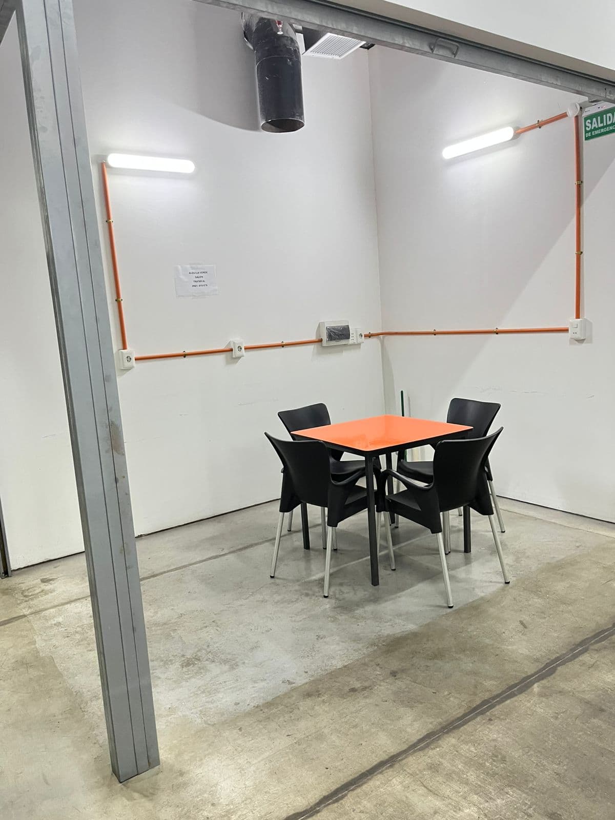 Salón Comercial En Galeria M4 (mercado 4) — foto 5