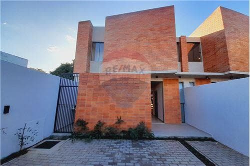 Alquilo dúplex premium a estrenar en Fernando de la Mora z/ norte