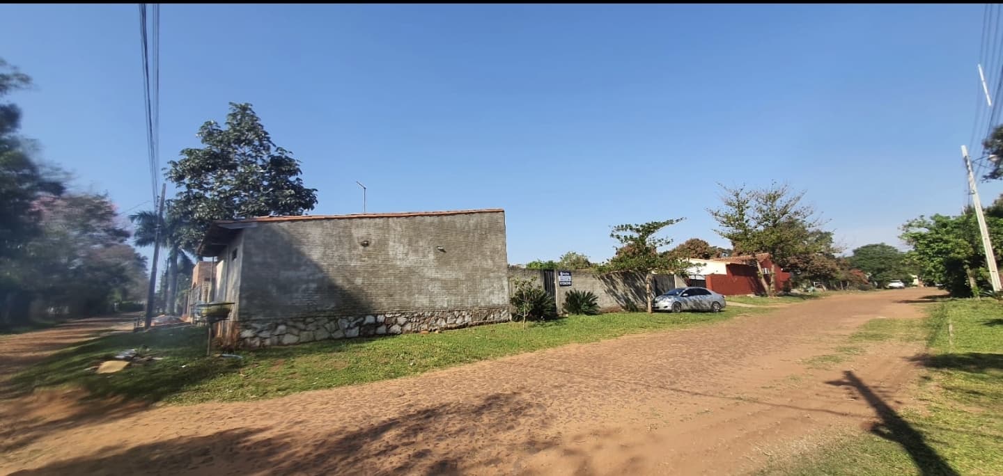 Vendo casa con piscina en areguá