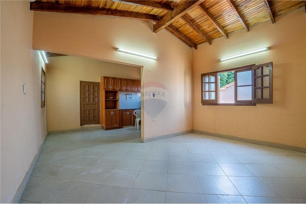 Casa en esquina con salón comercial, foto 5