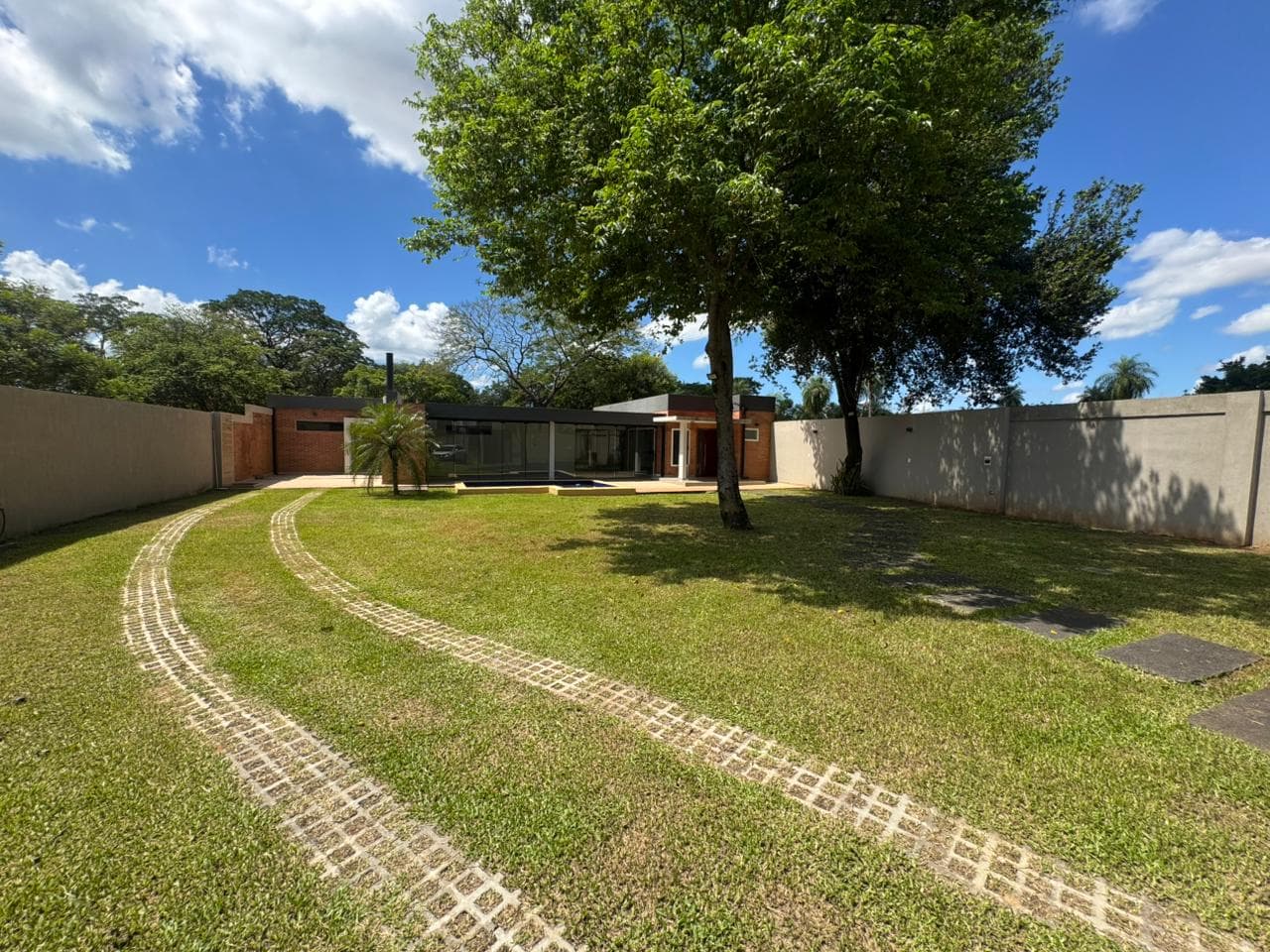 Casa en Luque, foto 2