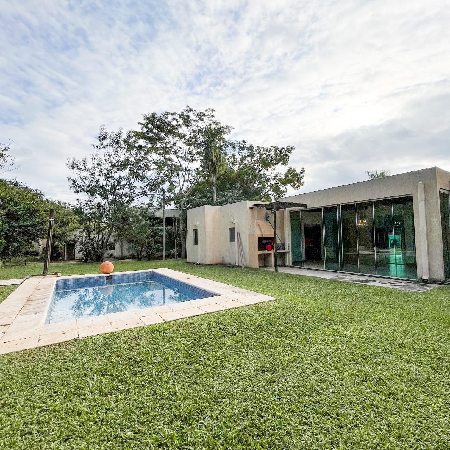 Hermosa casa en barrio cerrado - Luque, foto 1