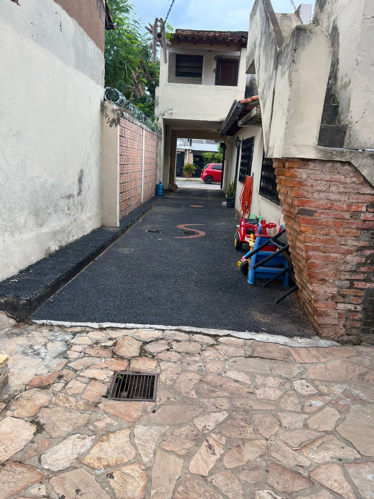 Vendo casa en barrio obrero