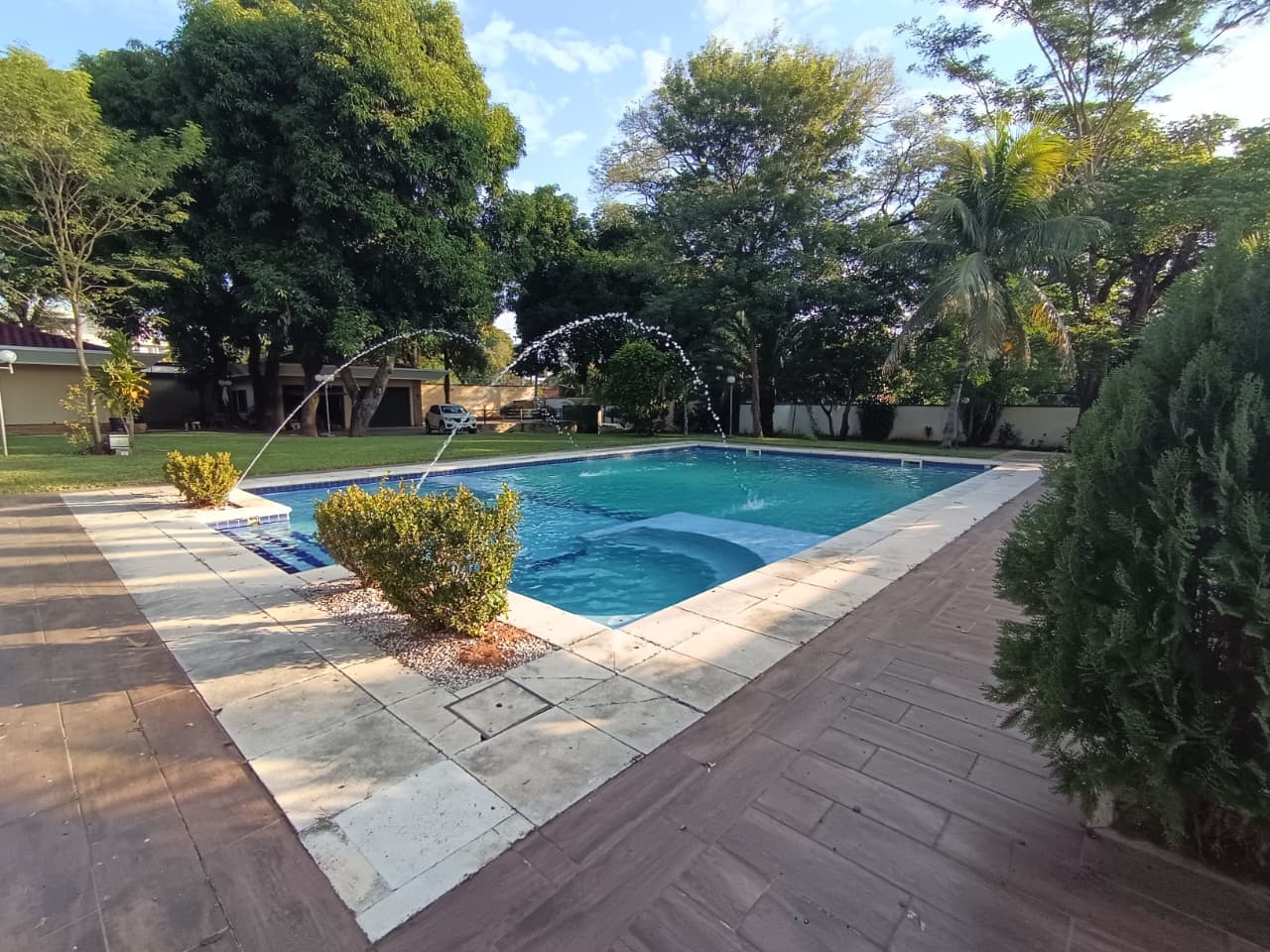 En venta lujosa residencia en el barrio felicidad de lambare, foto 5