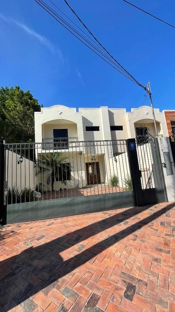 En Venta - Dúplex en la exclusiva zona Yacht – Lambaré, foto 1