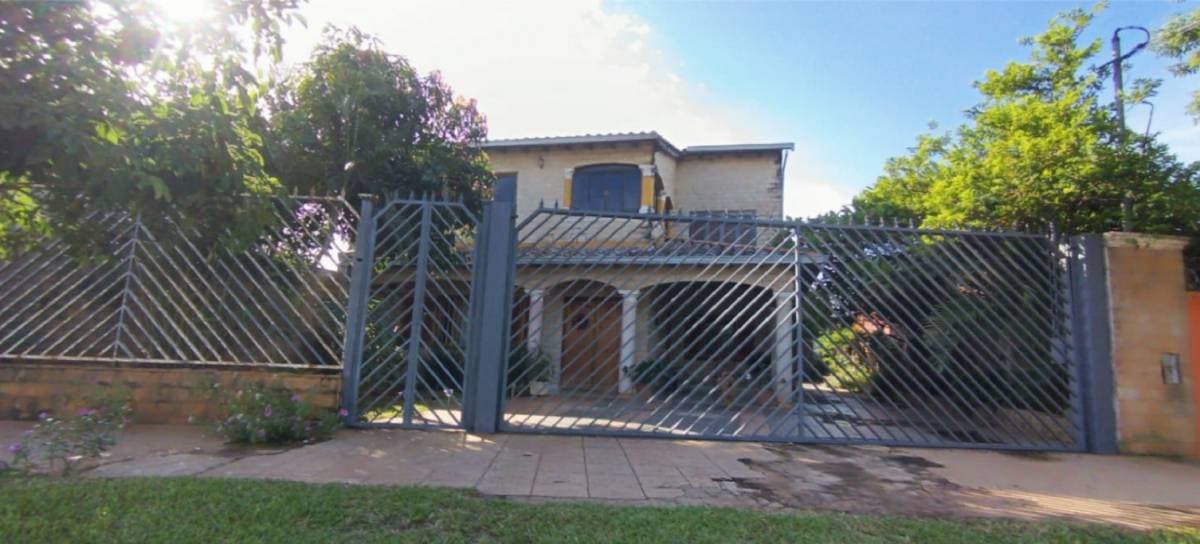 Magnifica casa de dos pisos en venta - San Lorenzo