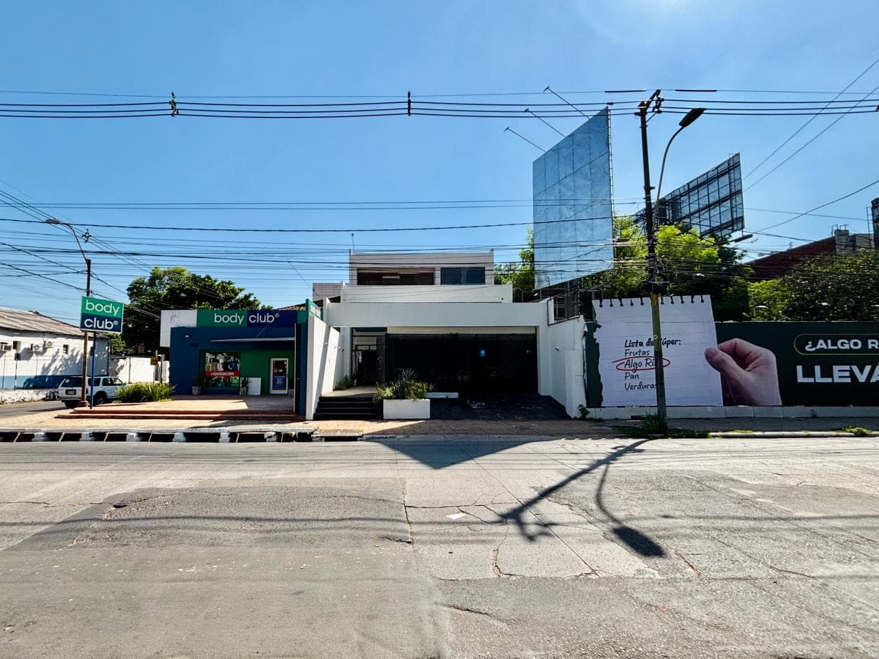 Edificio sobre Avda España, foto 1