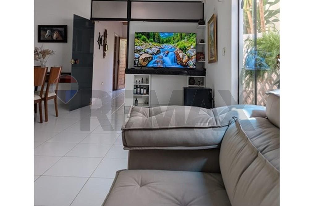 Residencia EN ALQUILER Zona Laguna Grande,(San Lo), foto 2
