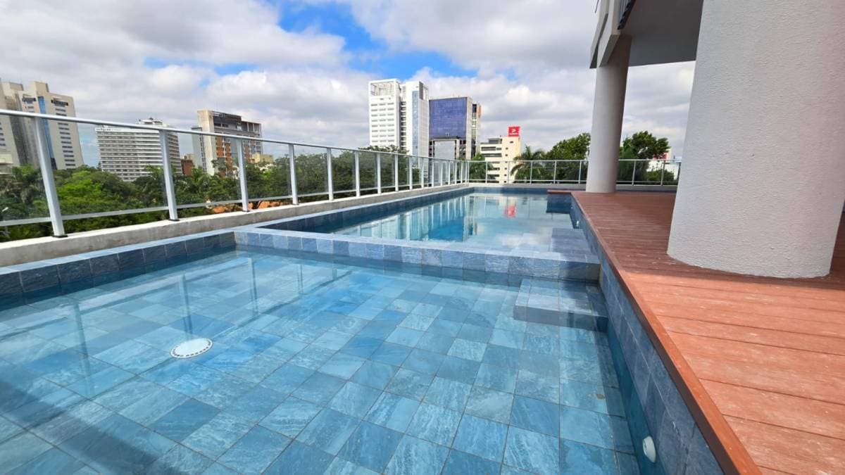 En venta departamento amoblado de 2 dormitorios a pasos del shopping del sol, foto 2
