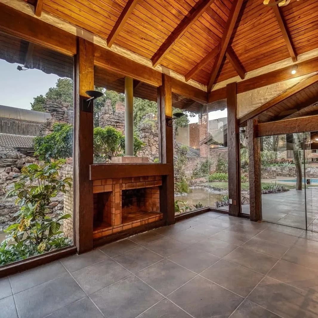 Hermosa residencia de 1.580m2 en barrio Carmelitas, foto 3