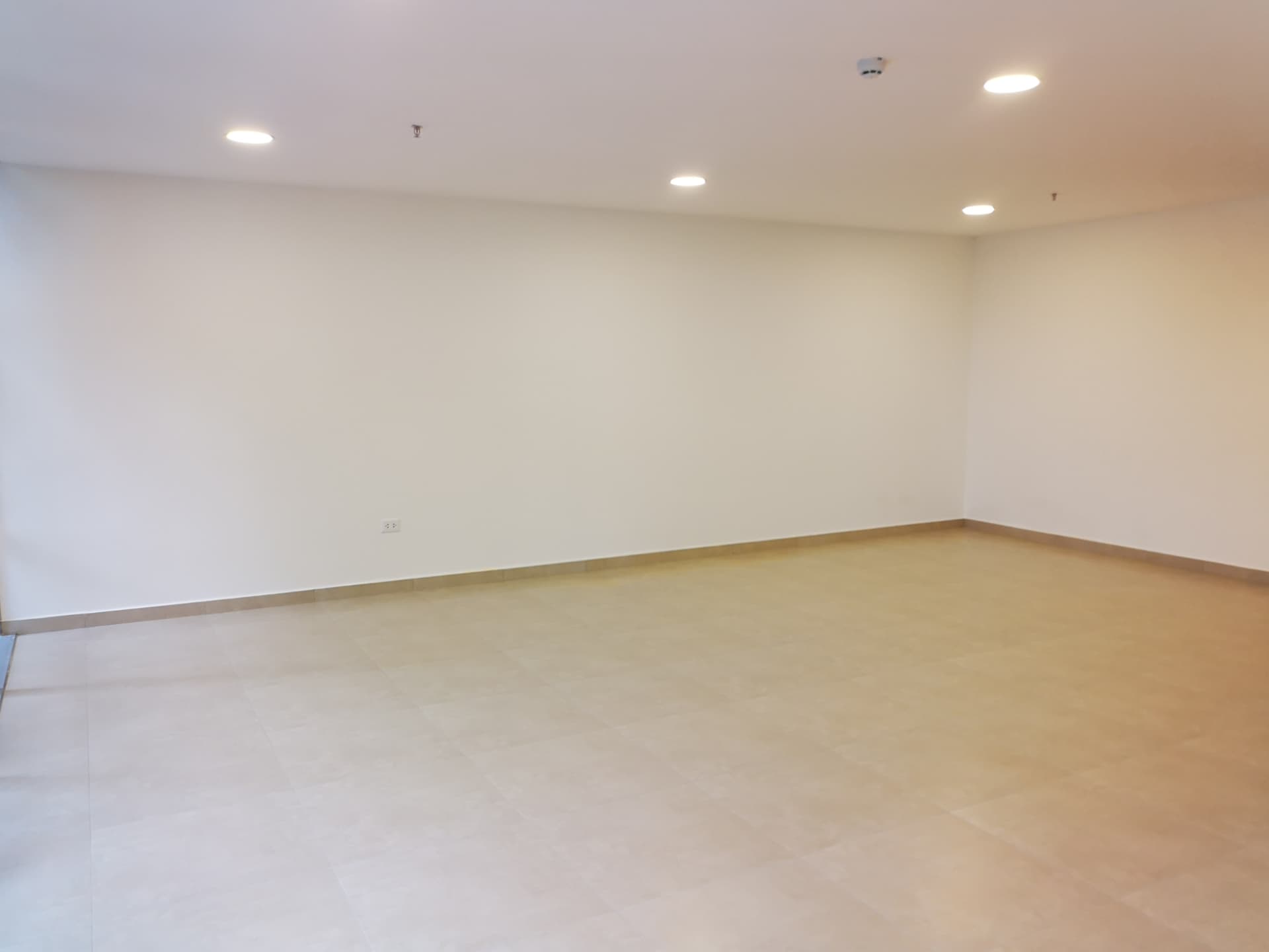 Luminosa Oficina De 69m2 En Imponente Edificio, Ideal Para Invertir, foto 5