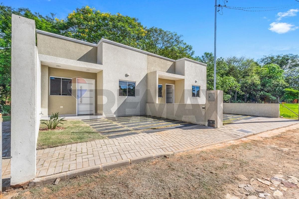 Casa de 2 habitaciones en Luque, central, paraguay