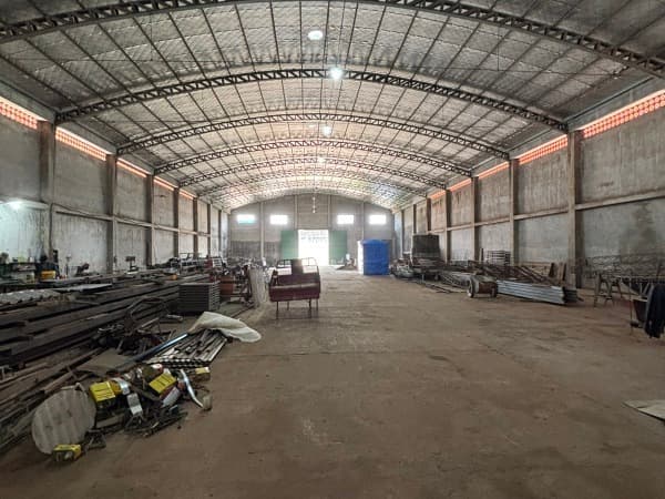 Deposito de 1.600m2 en alquiler - barrio pablo rojas, foto 2