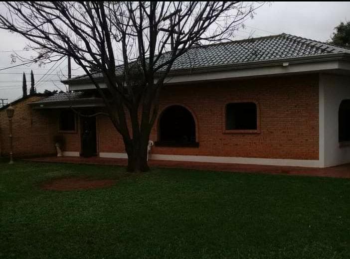 hermosa Casa en Fernando de la Mora, Laguna Grande, Zona Norte — foto 4