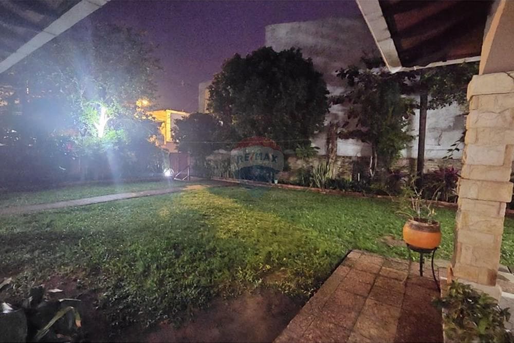 Amplia Residencia en esquina - Sajonia, foto 5