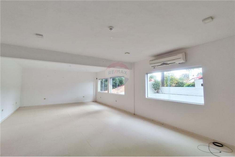Edificio de 5 niveles, zona Shop Del Sol, foto 3