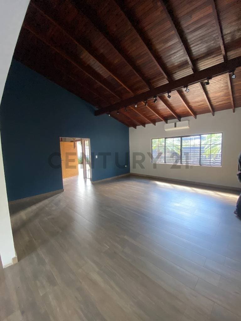 En venta amplia residencia en San Lorenzo, foto 4