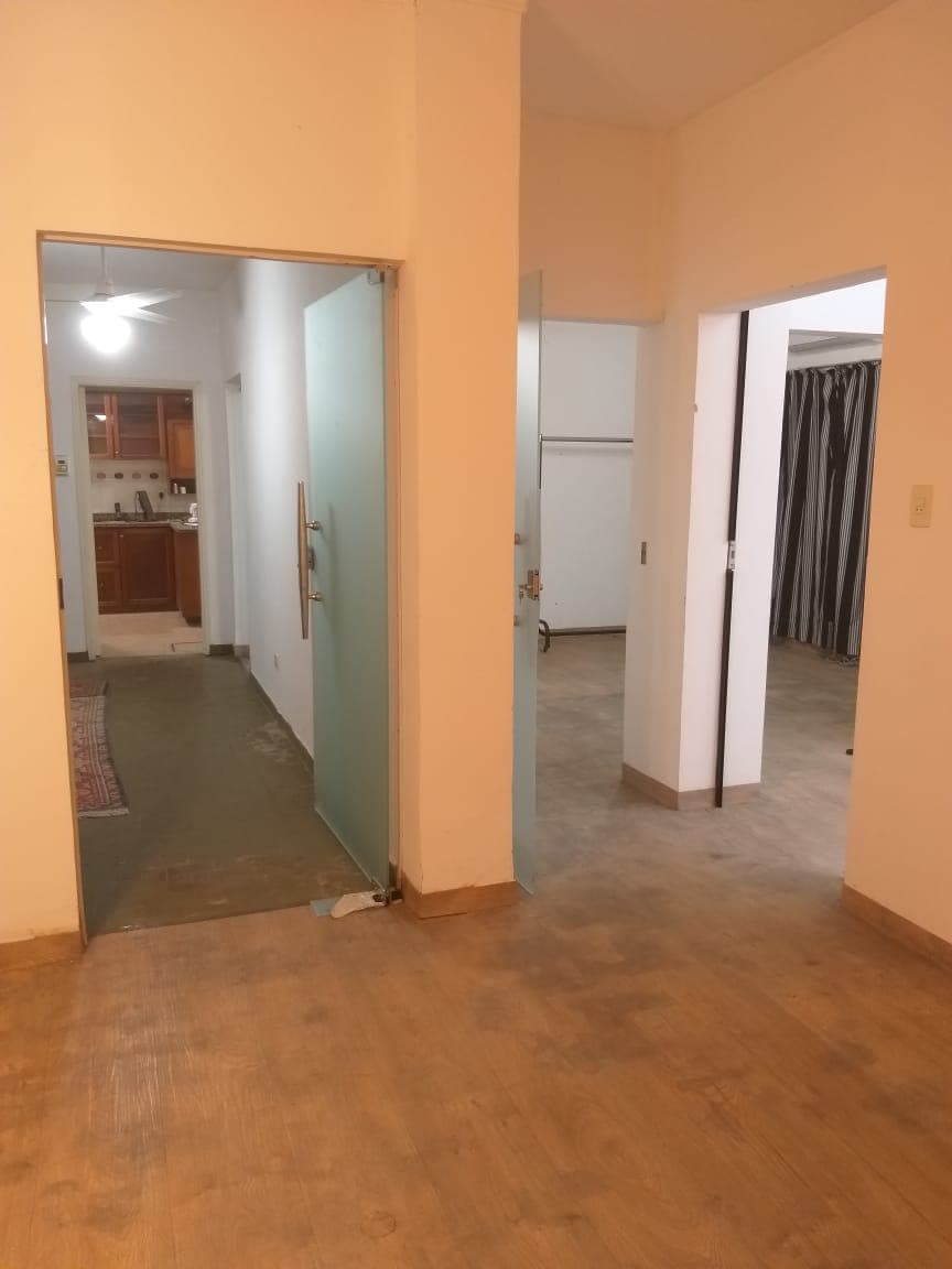 Alquilo edificio para oficina detras del hospital bautista