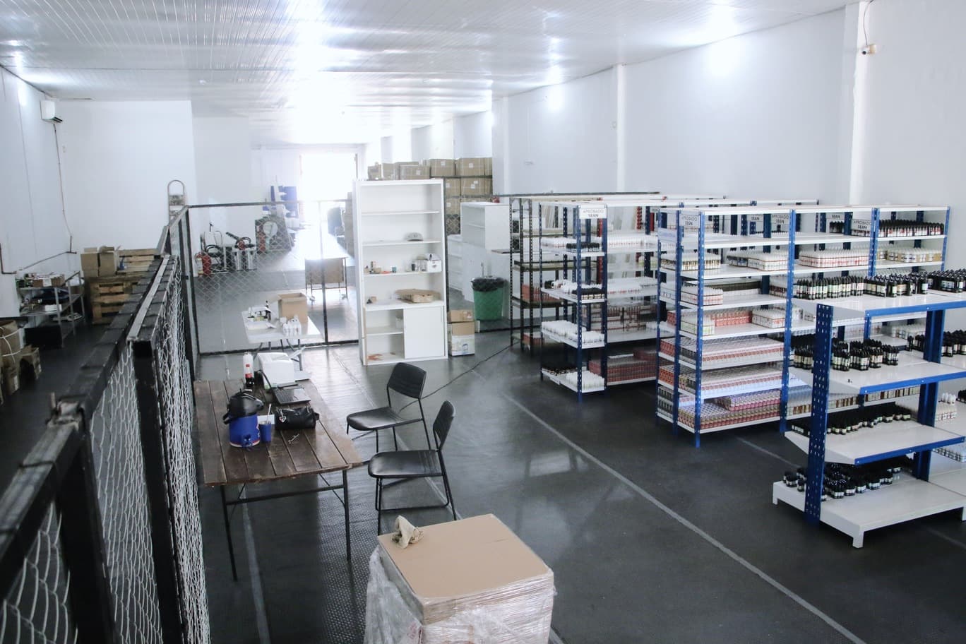 Laboratorio Y Depósito Farmacéutico Con Oficinas, Local, Cbd Cosmetica — foto 5