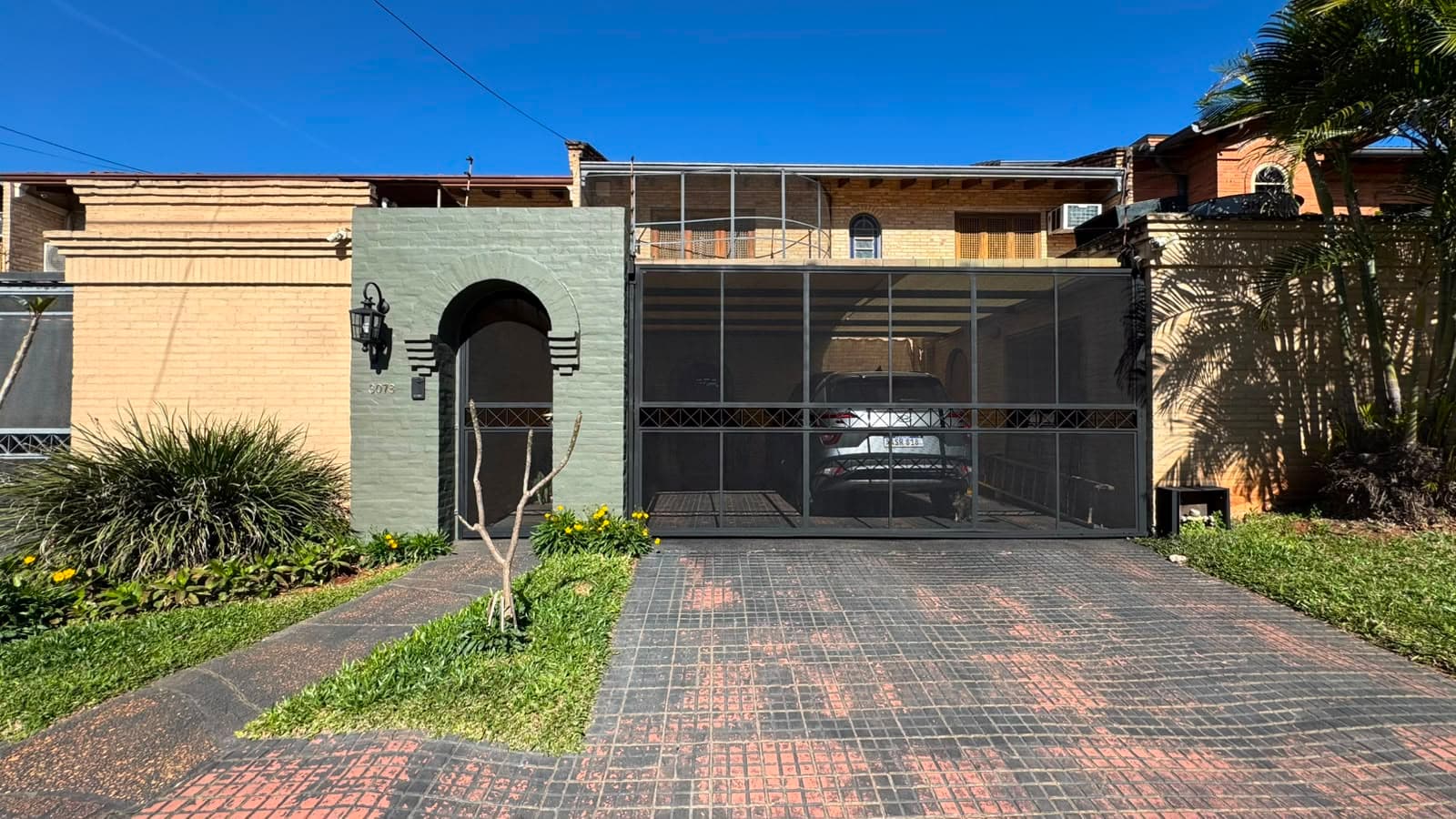 **alquilo hermosa casa con piscina y quincho en barrio Herrera**, foto 1