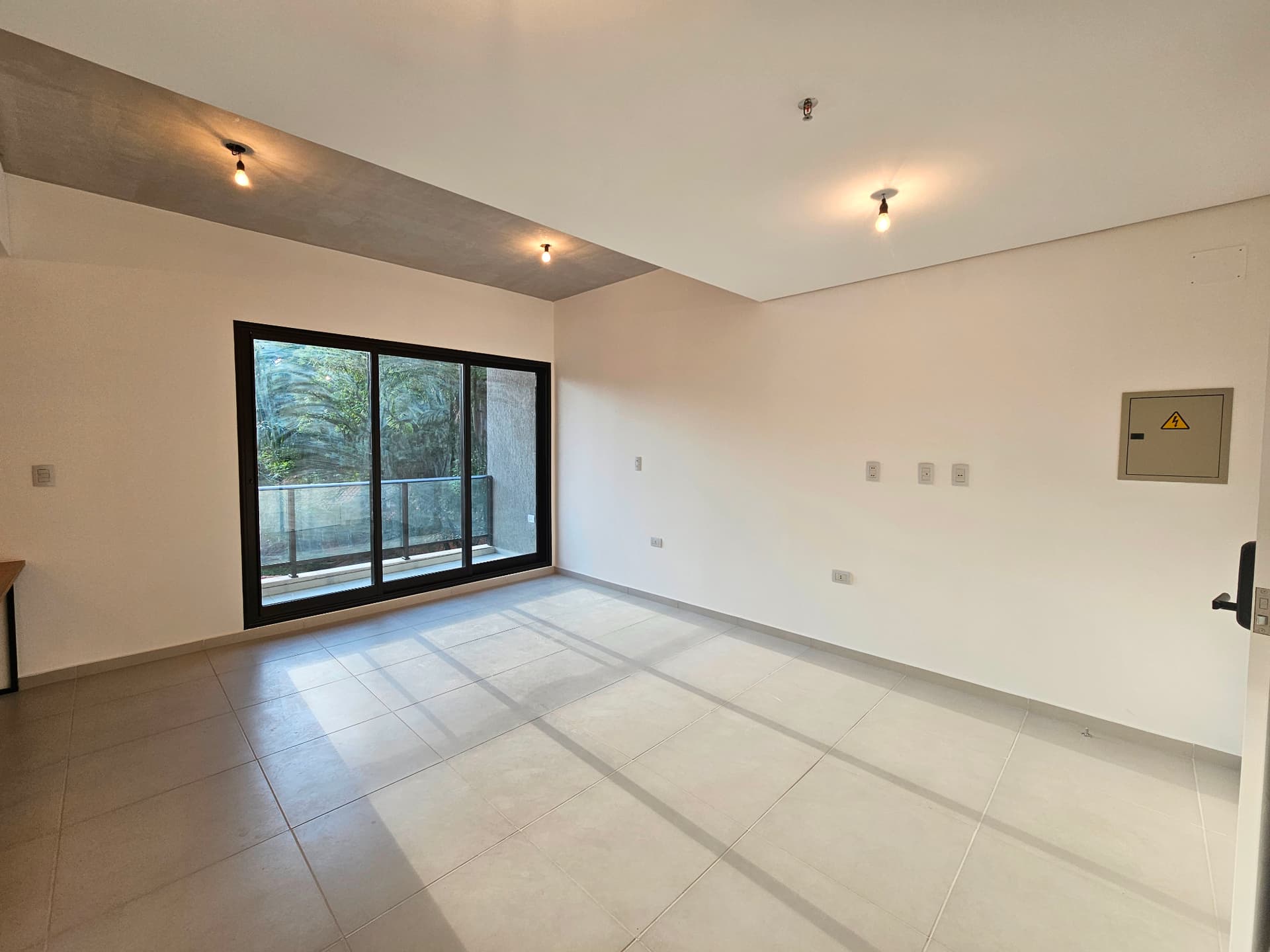 EN VENTA! Departamento De 2 Habs En Las Mercedes
