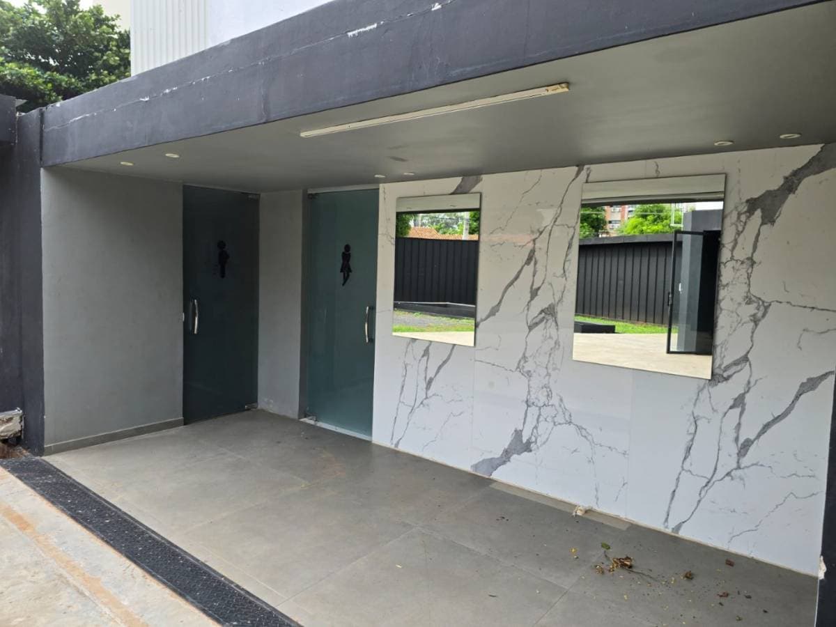 Propiedad Comercial sobre Av. Aviadores de calle a calle zona Shopping del Sol — foto 2